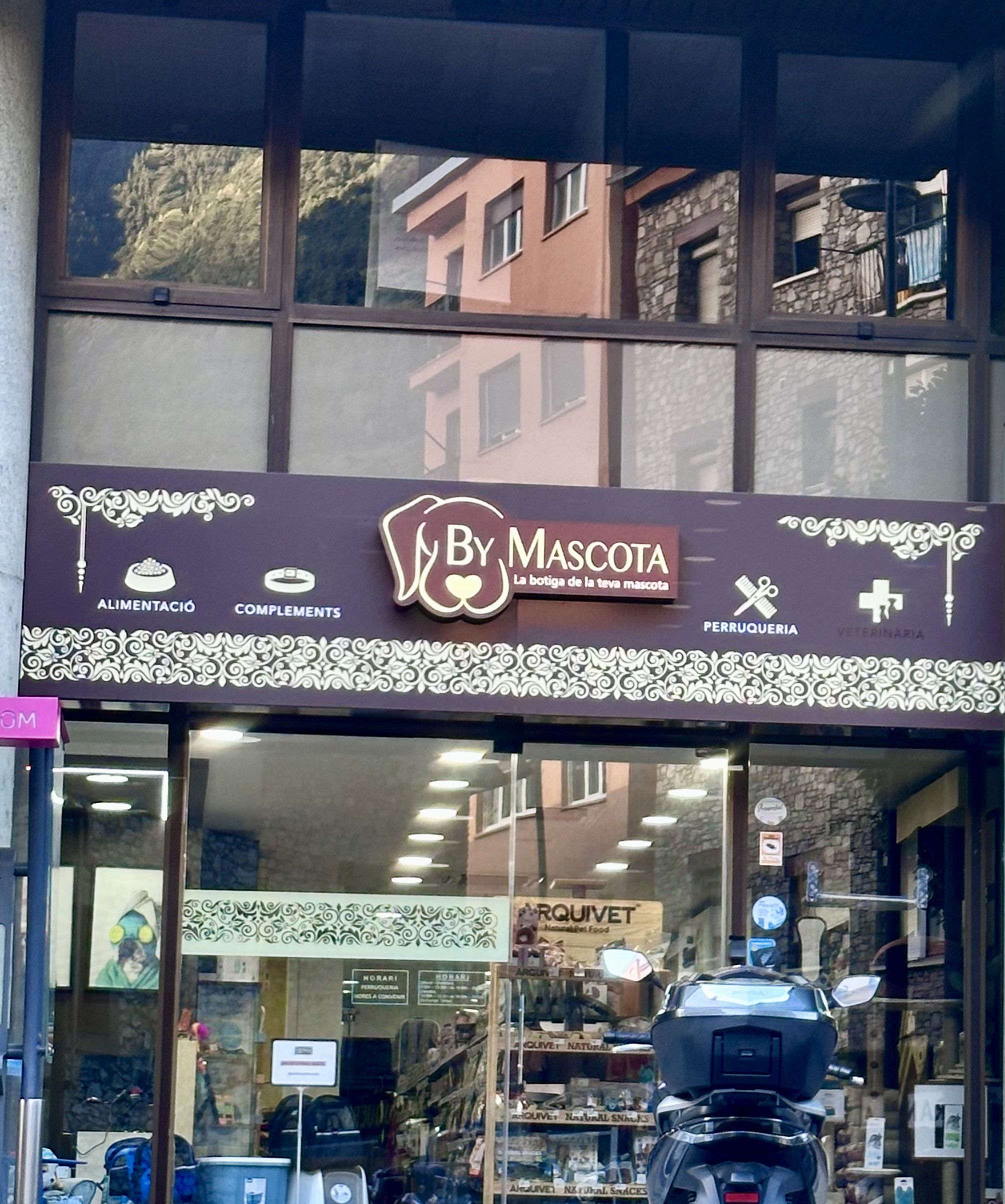 Local By Mascota Andorra